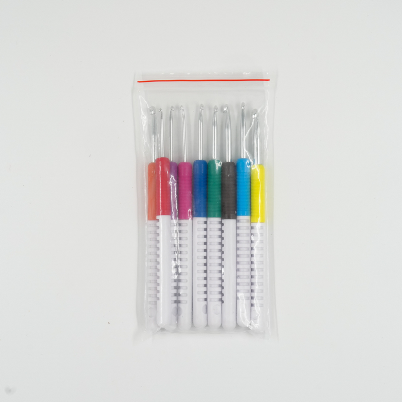 Nine Color Plastic Handle Aluminum Crochet Hook Set