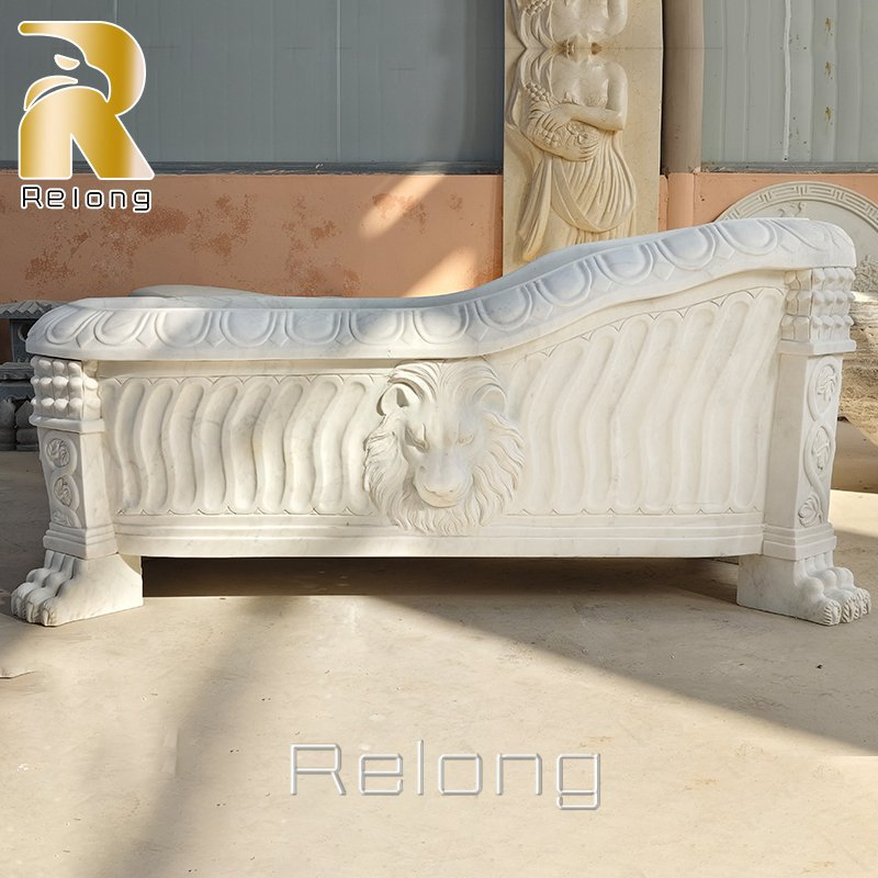 Черная отдельностоящая мраморная ванна овальной формы