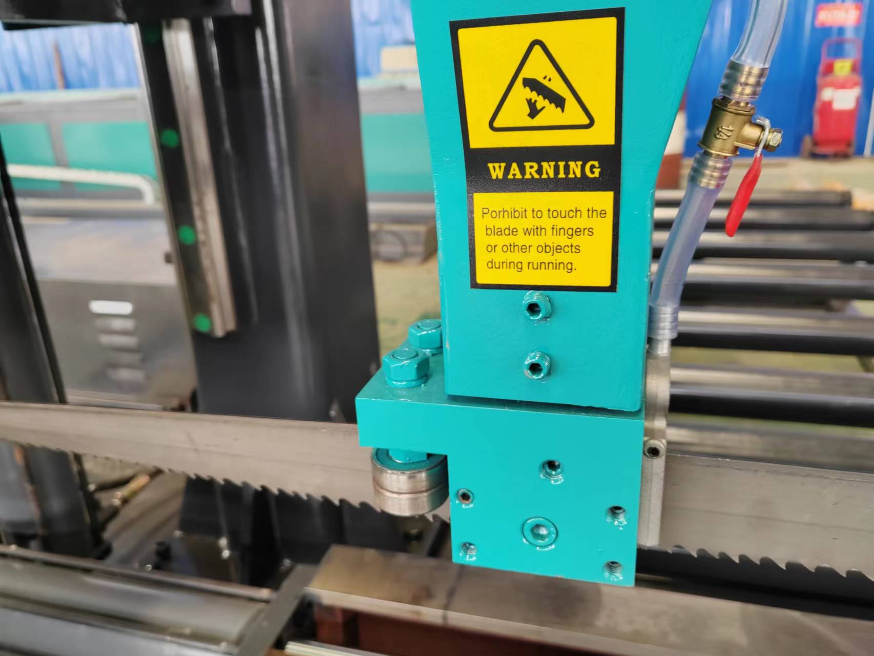 Ленточная пила по металлу полуавтоматическая универсальная