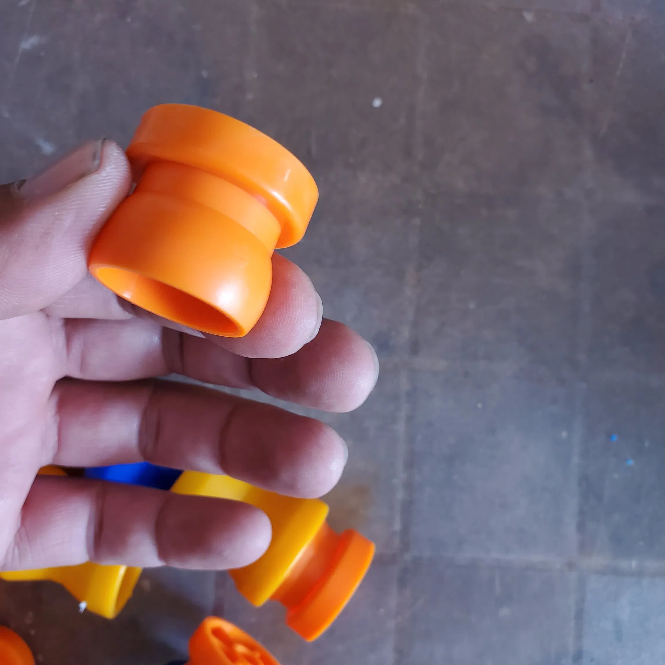 Round Nozzle Plastic Flexible Adjustable Water Oil Coolant Pipe Hose