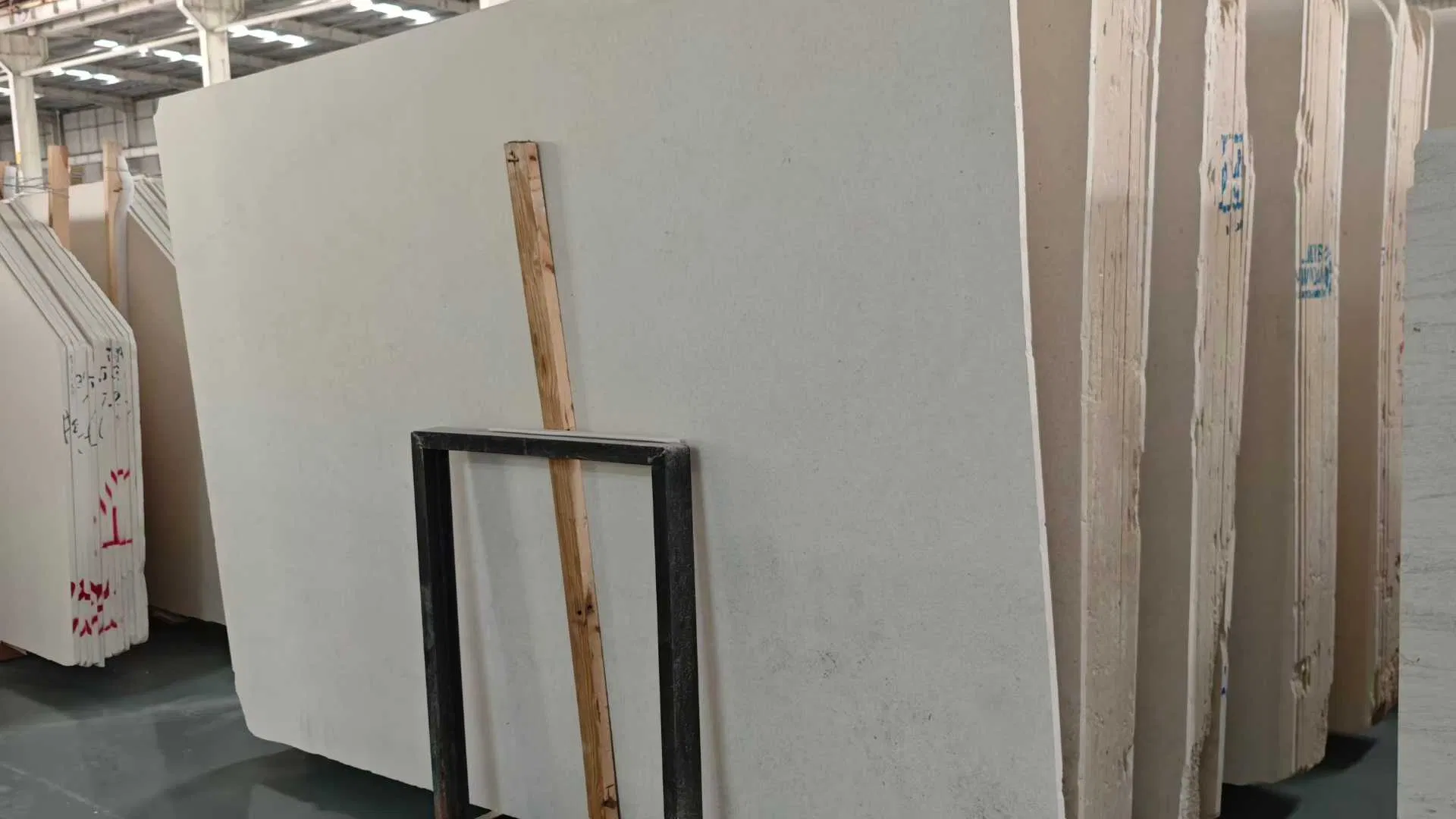 Classic Portugal Beige Limestone Slabs Tiles for Wall Cladding & Flooring Decoration