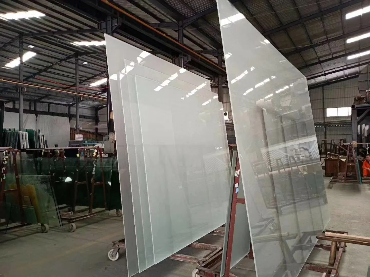Multi-Color Decorative Glass Black Tempered Glass with Gray Brown Blue Green Supporting Irregular Shapes Black Glass