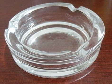 Chinese Supplier Sells Lightweight Utility Colored Glass Ashtrays