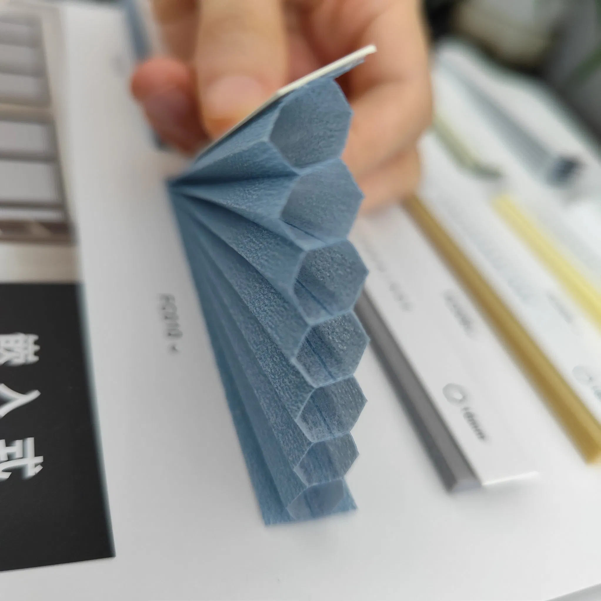 High Quality Honeycomb Curtain Fabric Blind Blackout Fabric for Window Blind