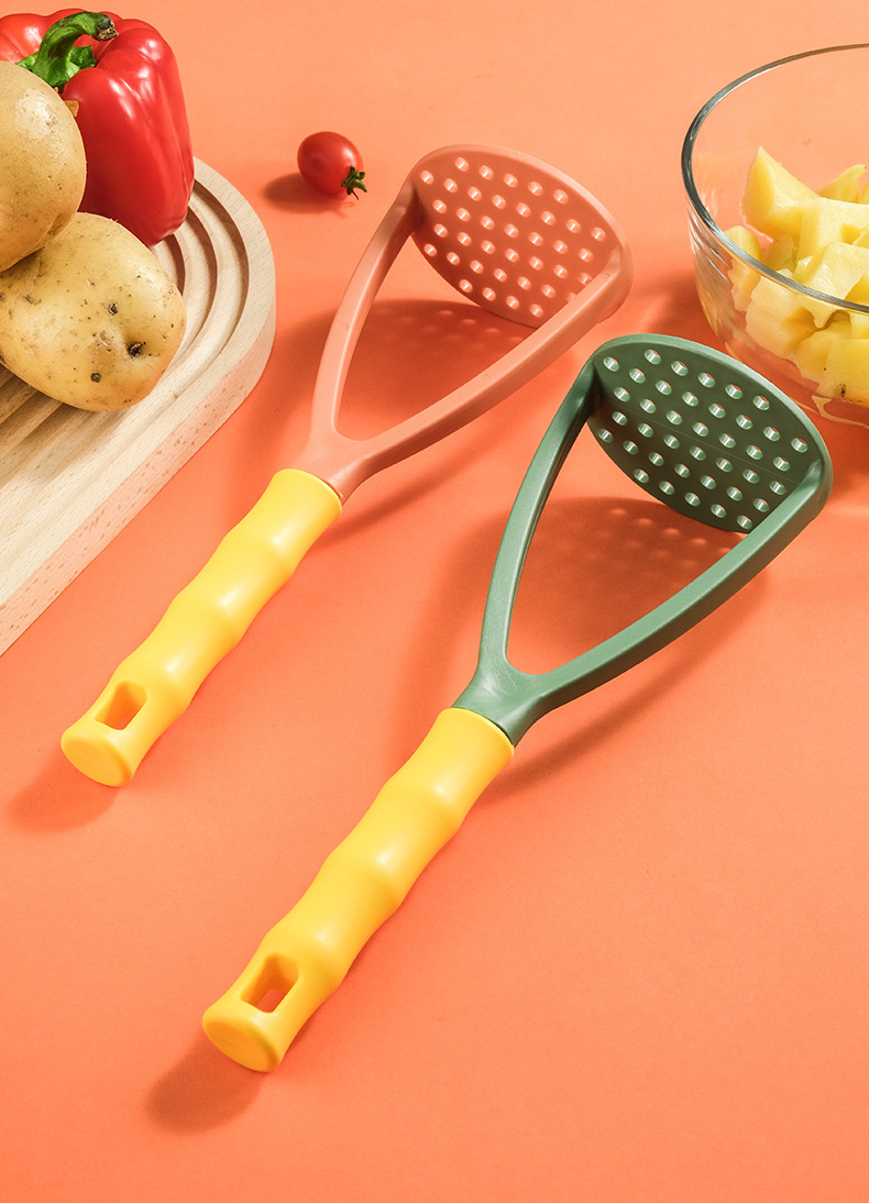 Creative Multi-Function Kitchen Gadget Manual Press Mud Tools with Plastic Handle