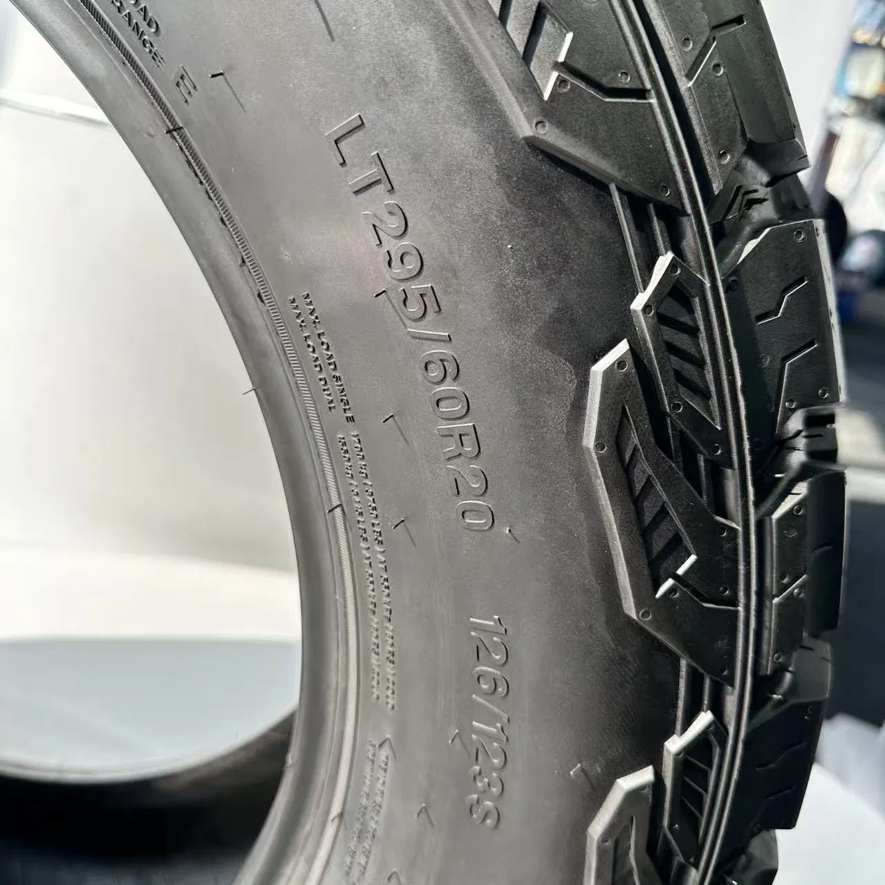 Внедорожные шины OTR 295/60R20 LT