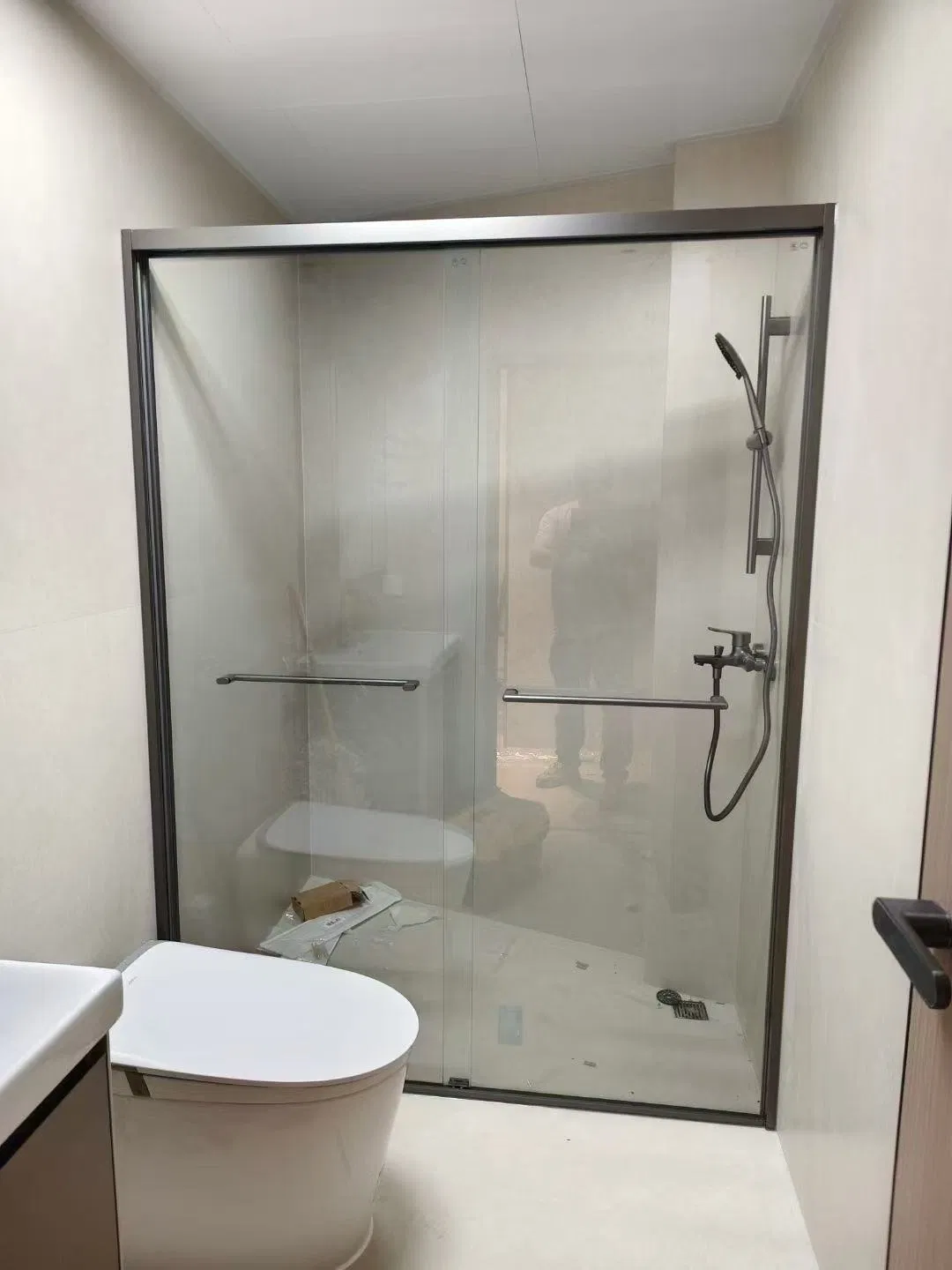Hotel Customized Size Aluminum Frame 8mm Glass Sliding Soft Closing Shower Room