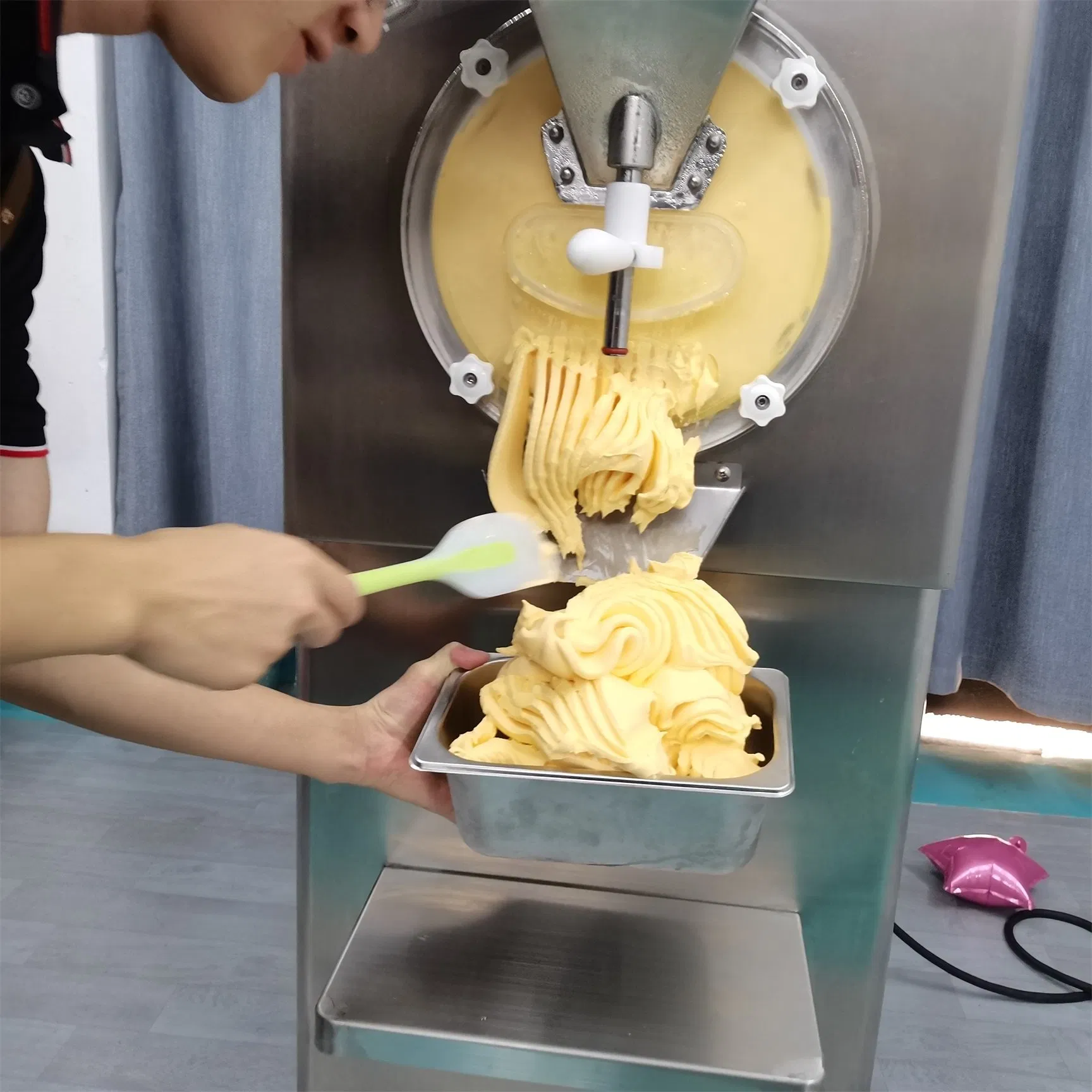 New Product Customized Automatic Ice Creme Sorbet Making Machine 48L/H Professional Batch Freezer Gelato Ice Cream Maker