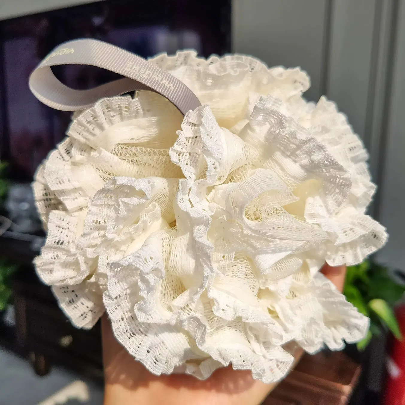 2025 Hot Product Lace Bath Shower Loofah Sponge Bath Mesh Shower Ball Body Scrubber Exfoliating Bath Sponge for Women and Men