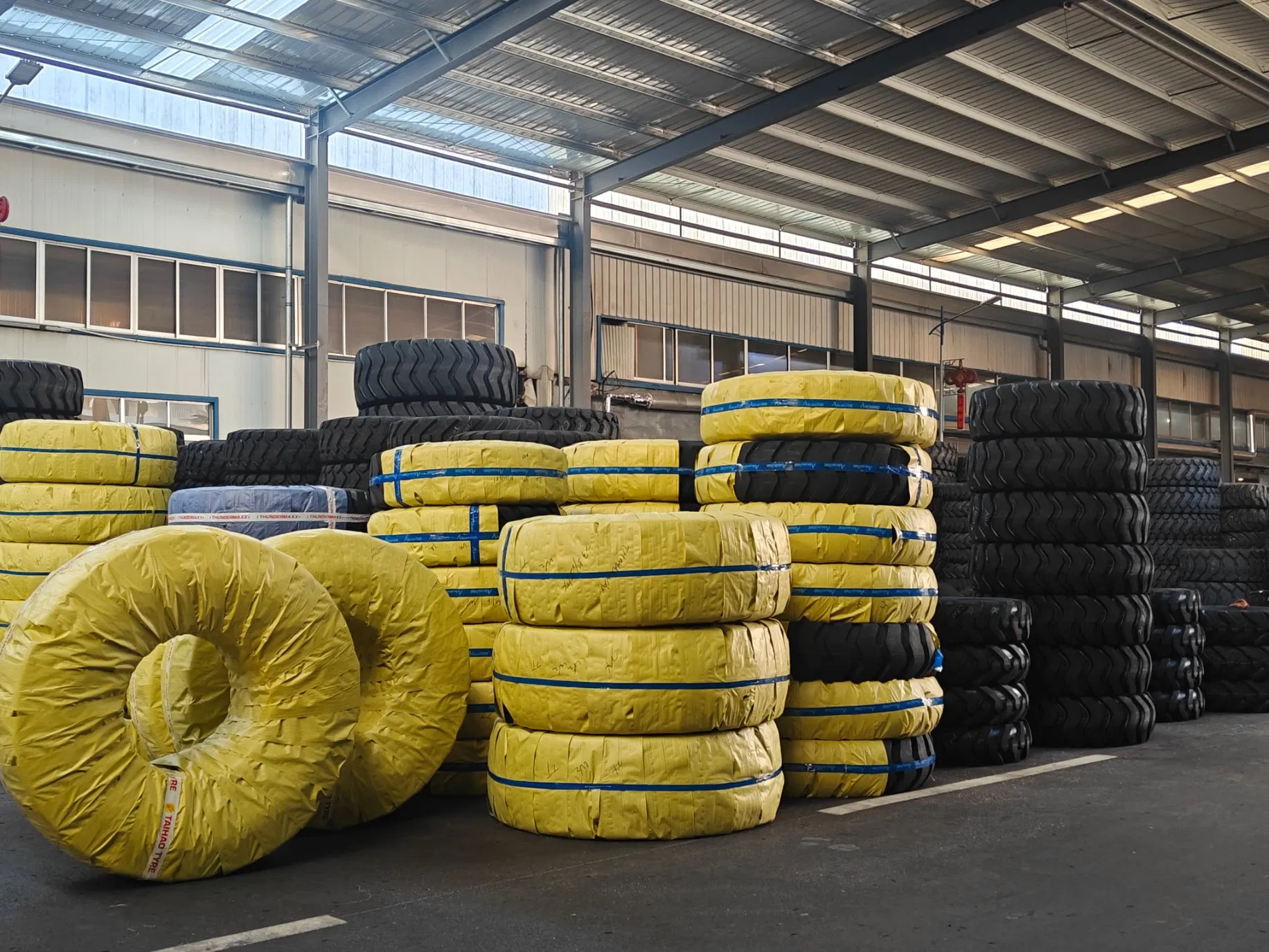 High Traction Agricultural Mud Tire for High Horsepower Tractors