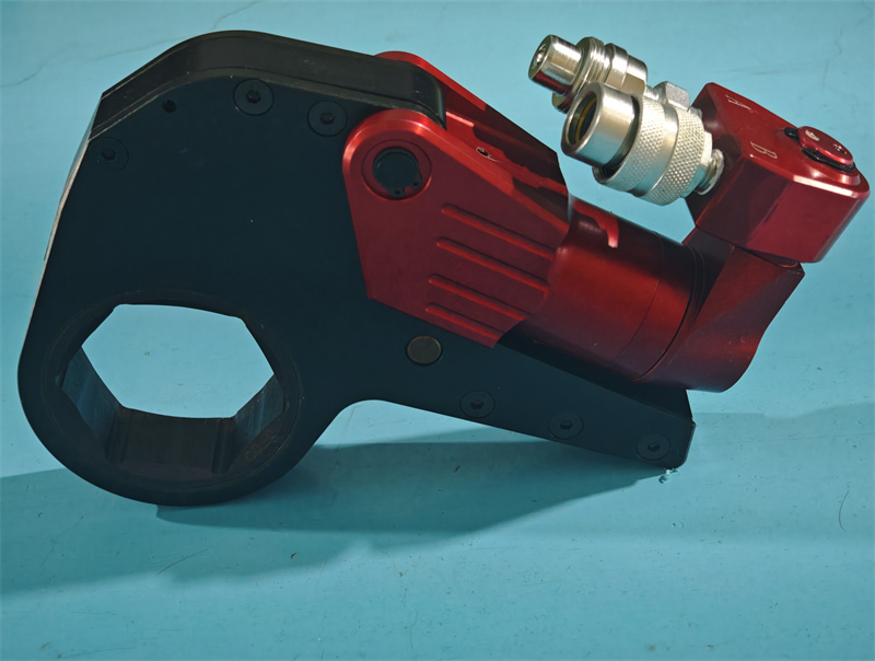 700 bar Hexagonal Cassette Wrenches and Low Clearance Hydraulic Torque Wrench