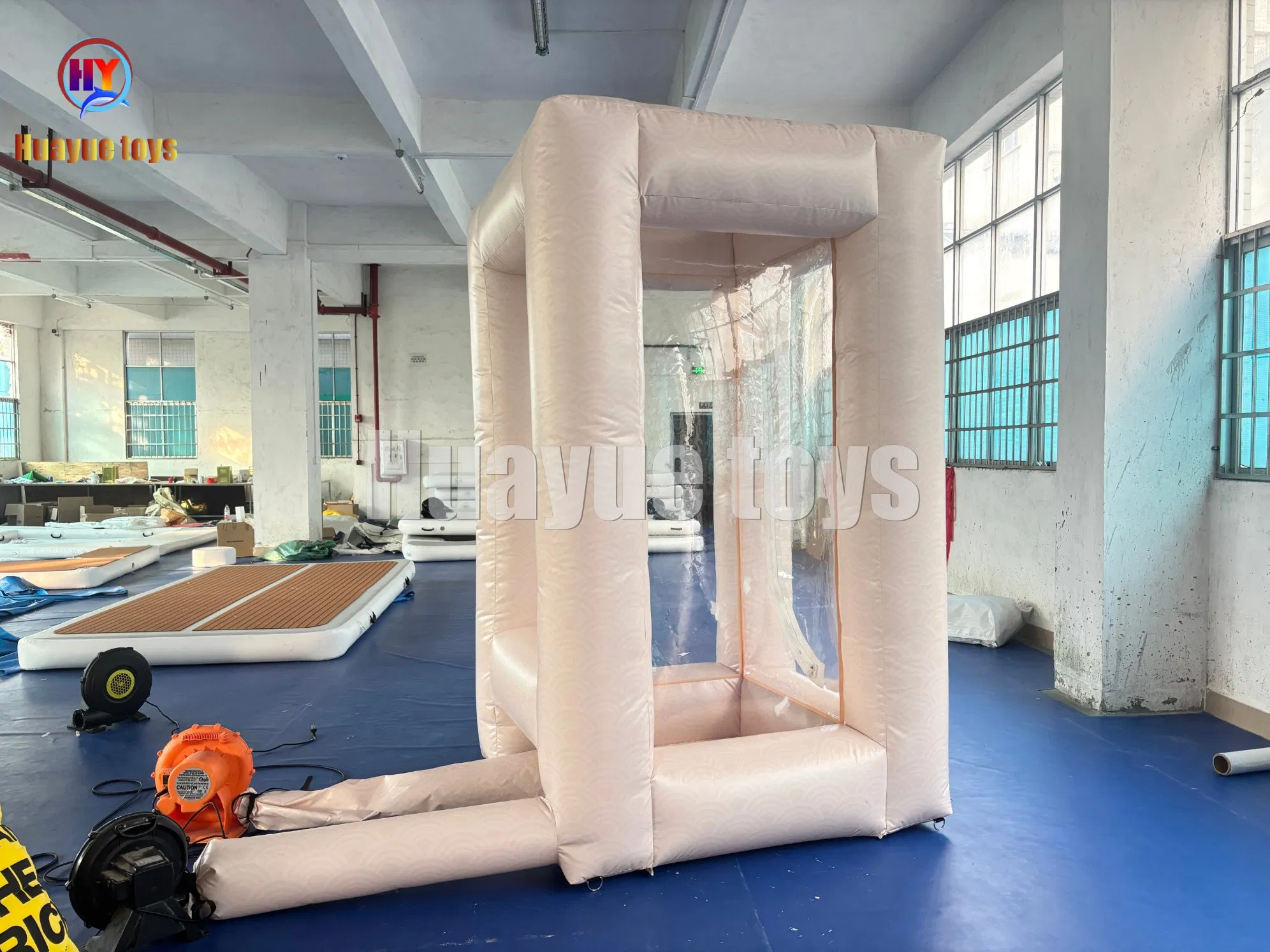 Inflatable Cash Cube