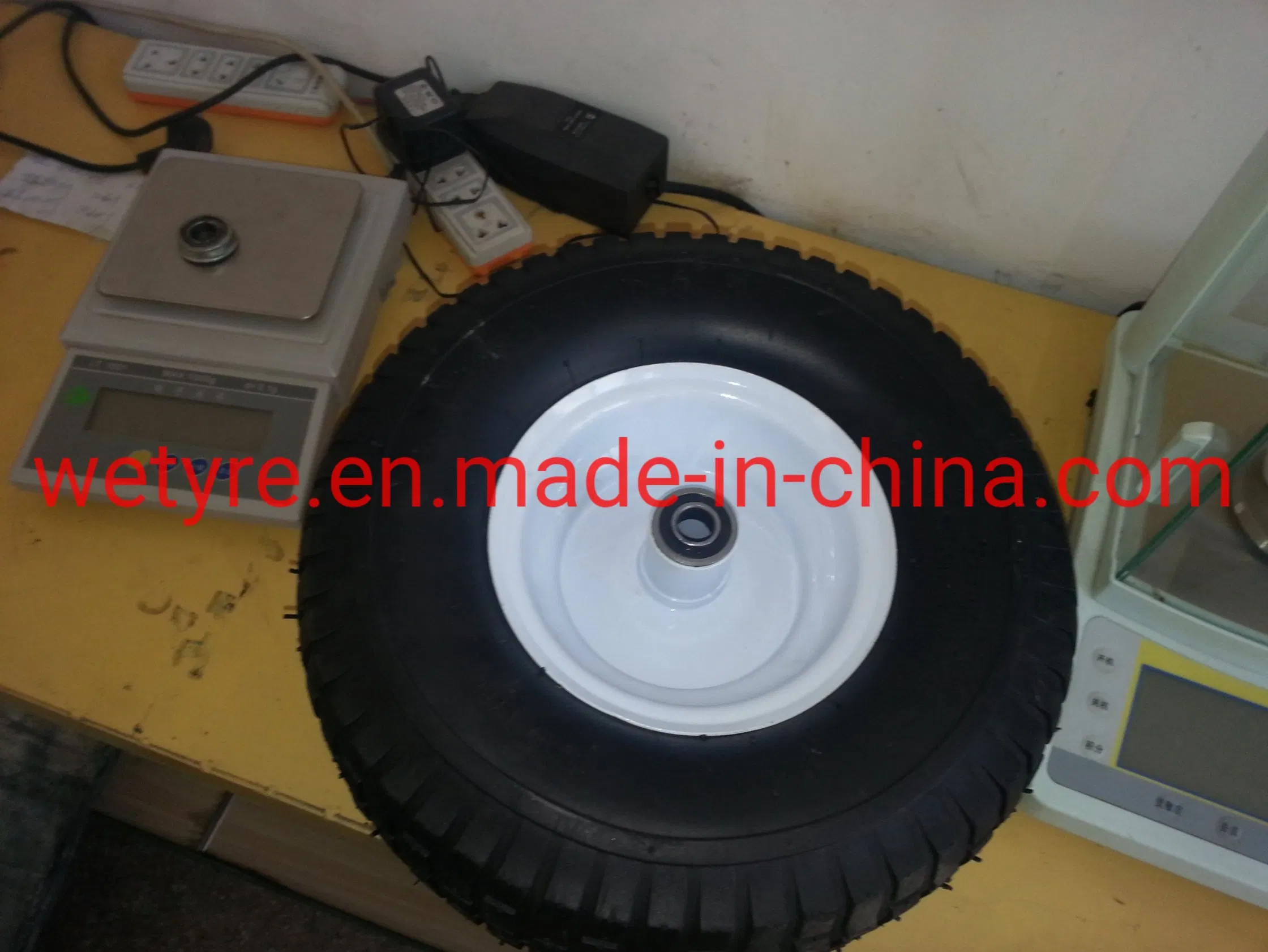 High Quality Good Price Durable Heat Resisting Pneumatic Rubber Wheel for Wheelbarrow (5.00-6)
