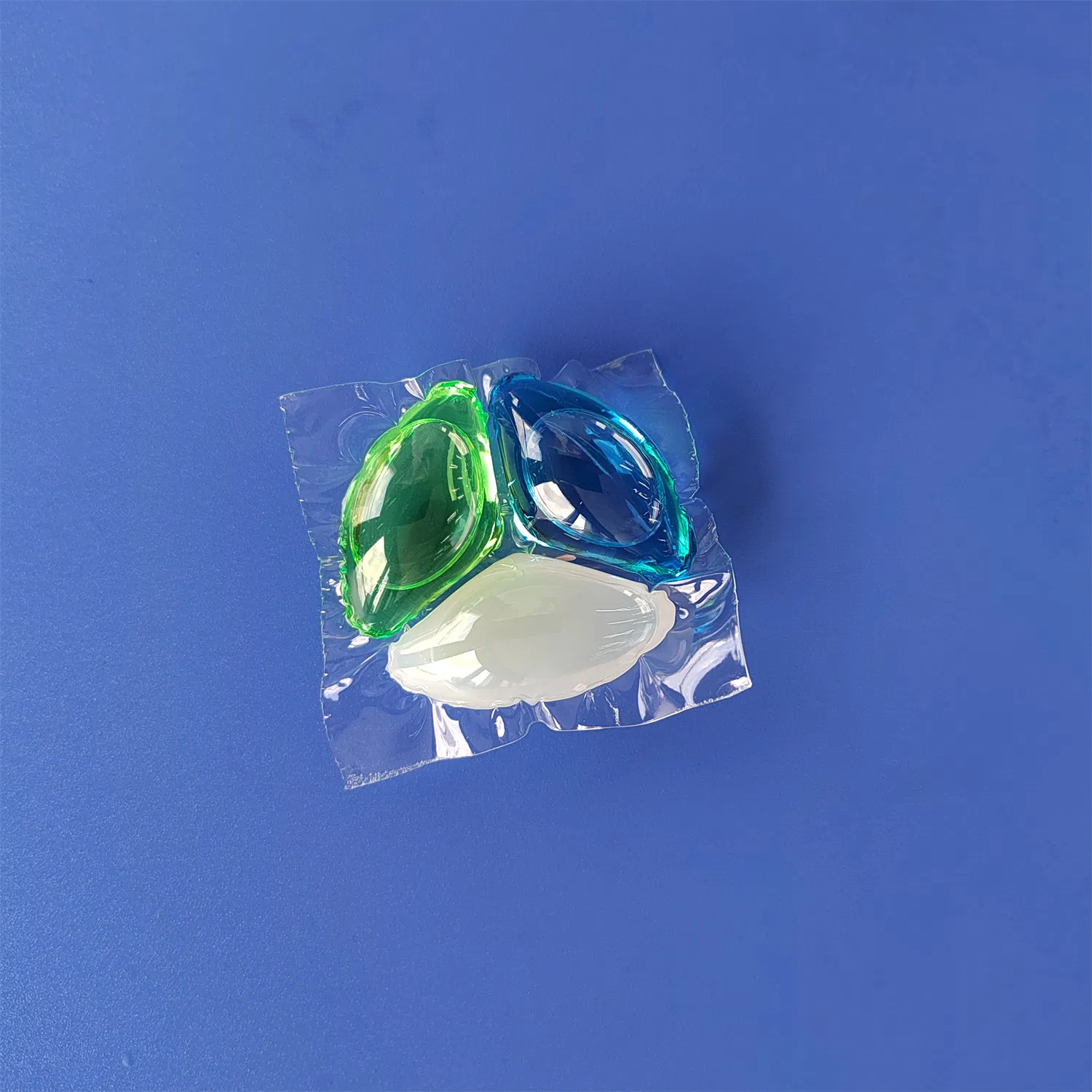 High-Efficiency Laundry Detergent Pods with Customizable Colors for Clothes Washing