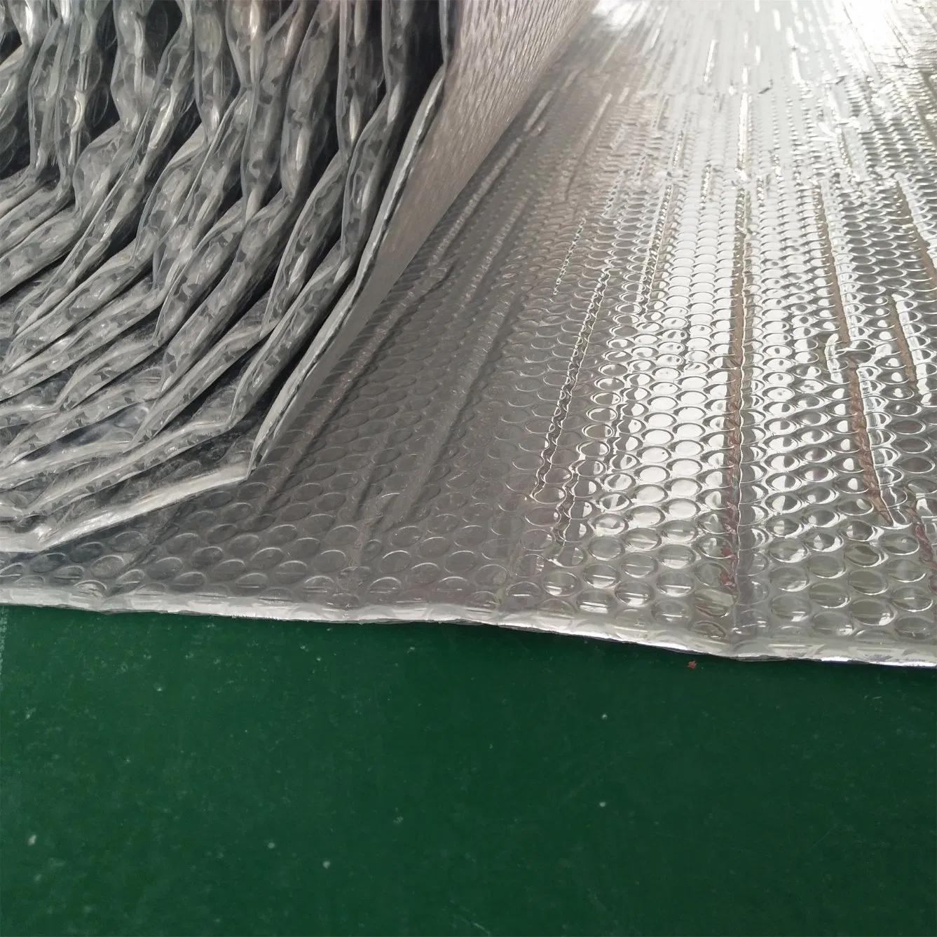 Hot Sale Metal Foil Film Bubble Insulation Thermal Heat Insulation Materials for Roofing