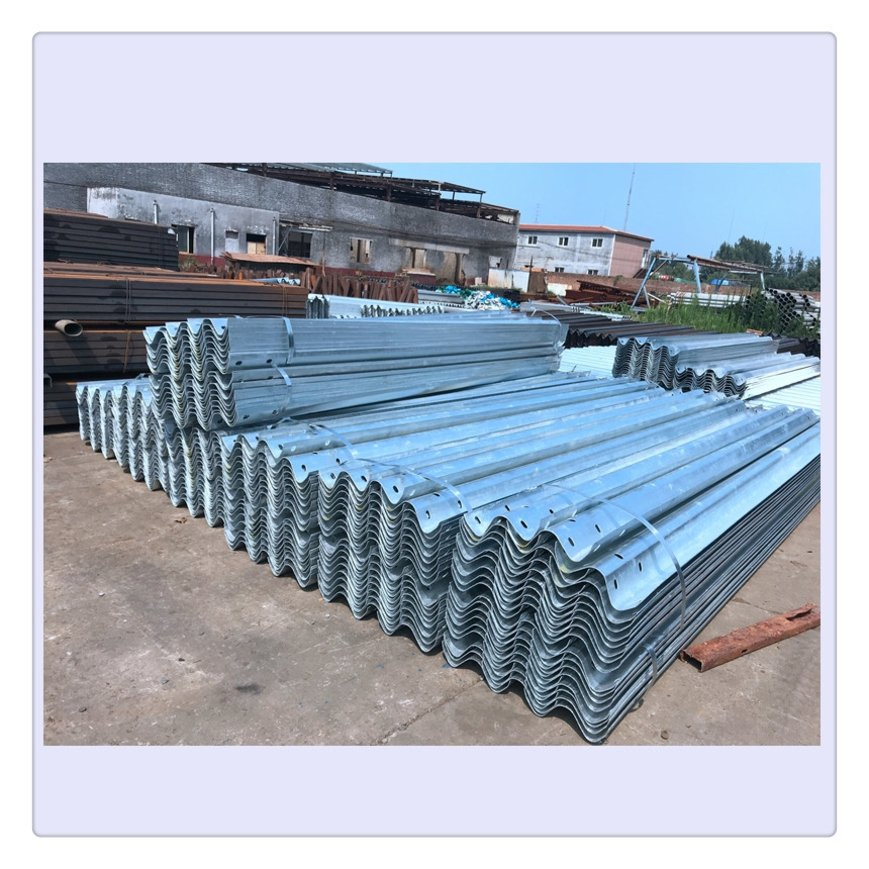 Hot DIP Galvanized Steel Roadside Protection Safety Thrie Beam Guardrail