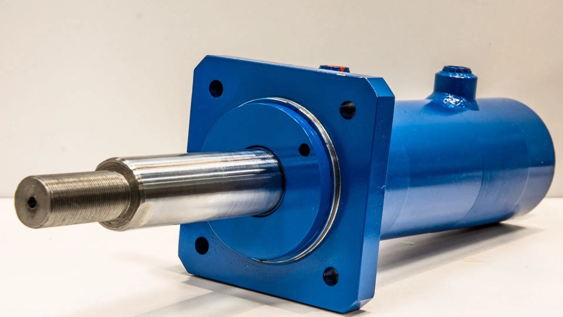 Телескопический гидравлический цилиндр для самосвала