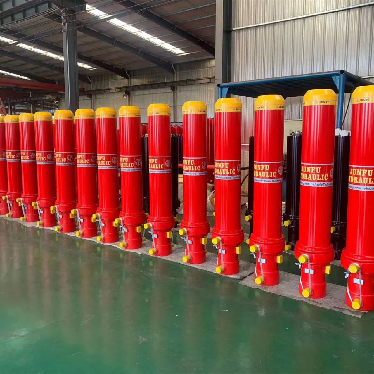 Гидравлический цилиндр Hyva Alpha для самосвала