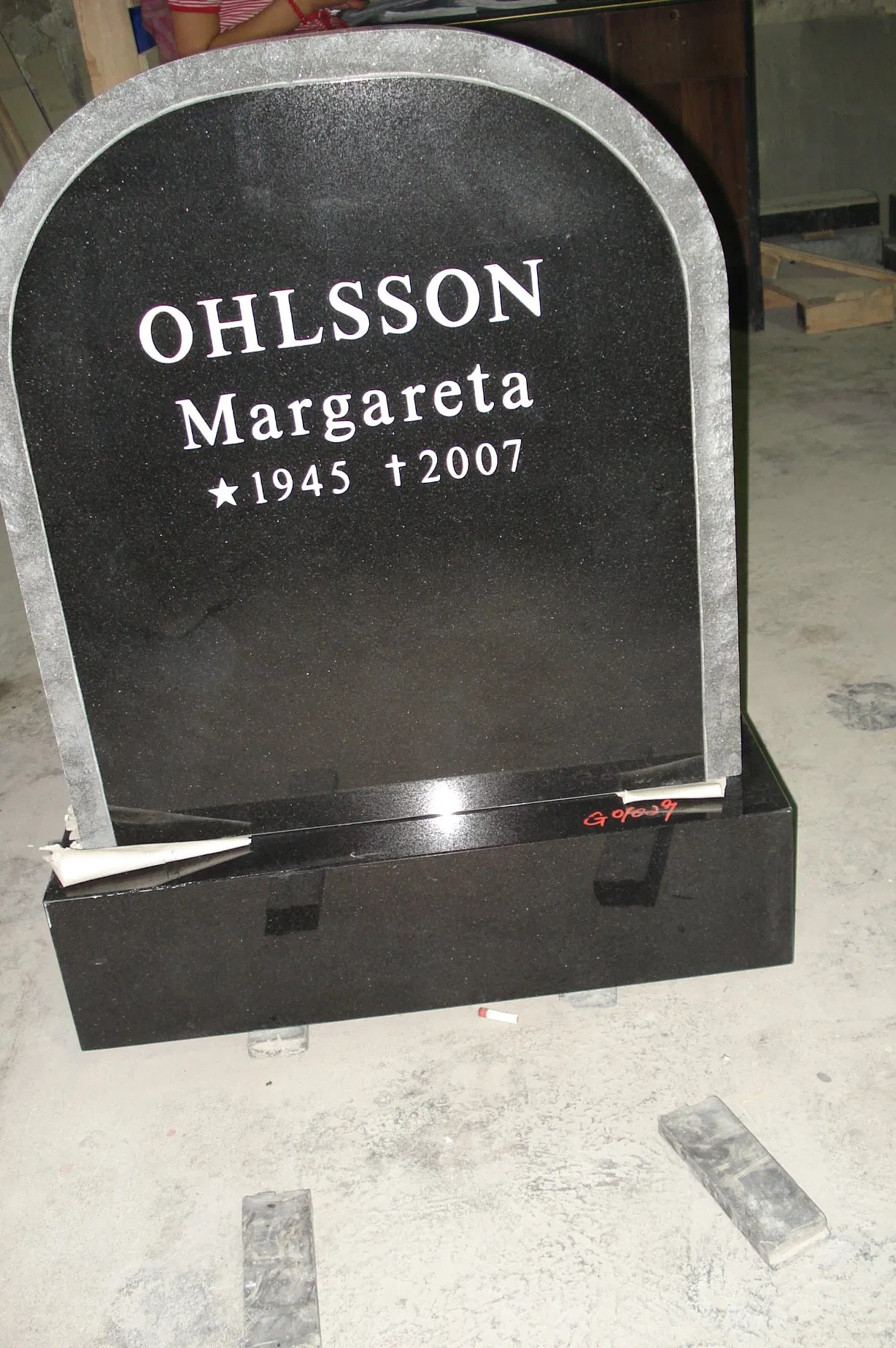 Natural Stone absolute black granite Tombstone for Memorial/Dead/cemetery/graveyard