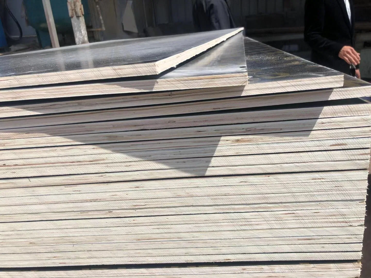 12mm / 18mm Film Face Plywood Black Film Face Plywood for Construction