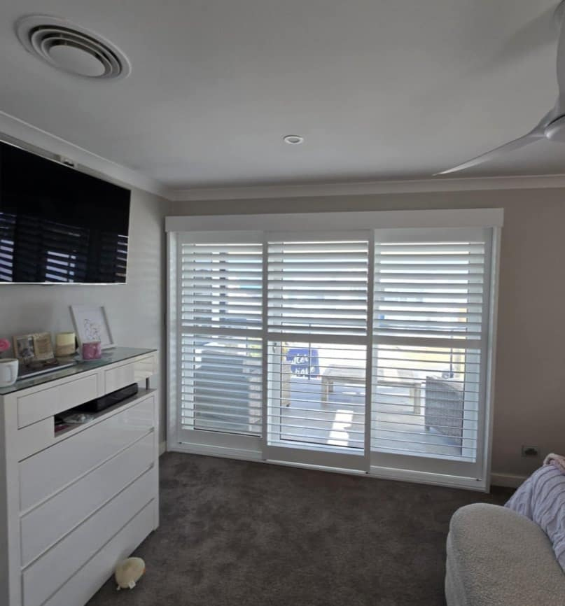 Luxury Home Decor Plantation Shutters Sound Proof Fire Rated PVC Plastic Horizontal French Air Ventilation Sliding Shutter Doors