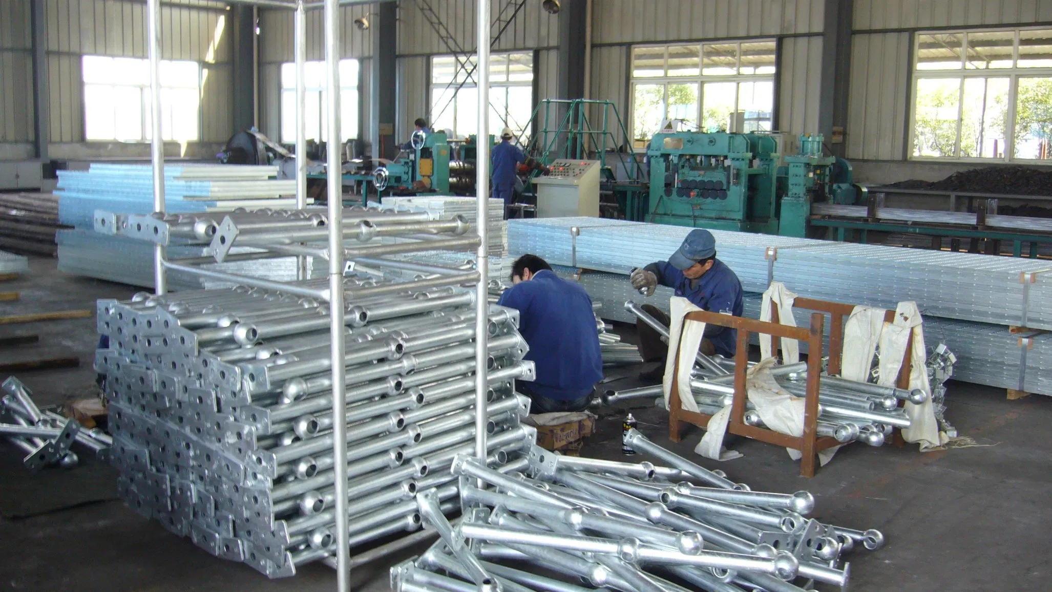 Hot-DIP Galvanized Ball Joint Steel Bar Railing Stanchion for Construction