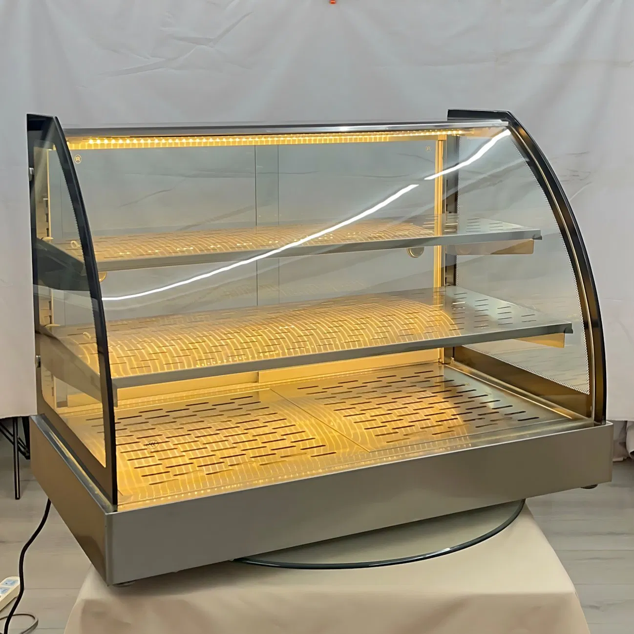 CE Certified Electric Curved Food Warming Display Meets European Safety Standards