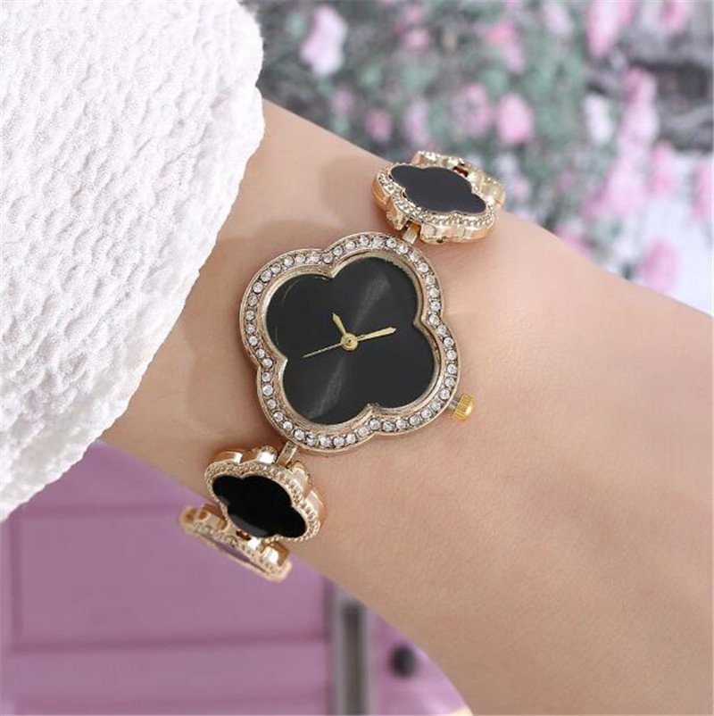 Wholesale Fashion Ladies Jewelry Diamonds Bracelet Green/Black/Red Dial Wrist Watch Retro Luxury Four Leaf Clover Women Quartz Watches