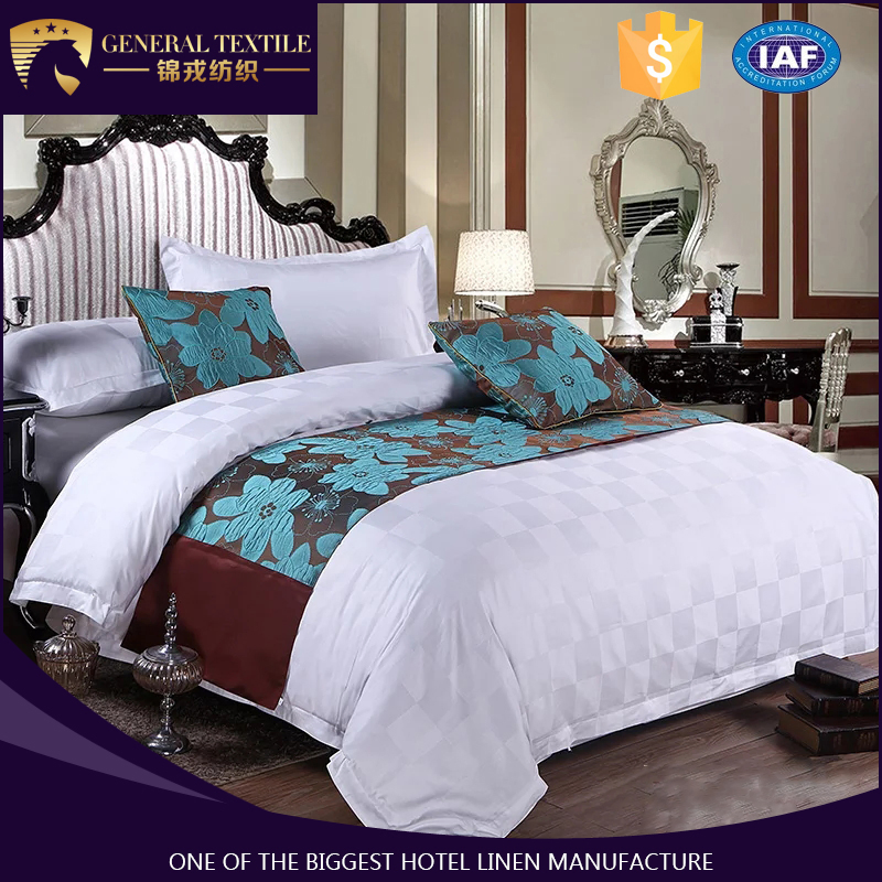 High Quality Luxury Large Size Polyester Hotel Bed Runner