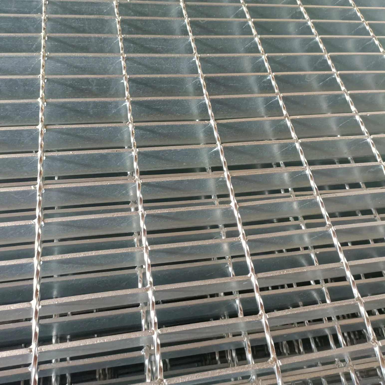 Premium Galvanized Anti-Slip Steel Grating Walkway for Safe Access