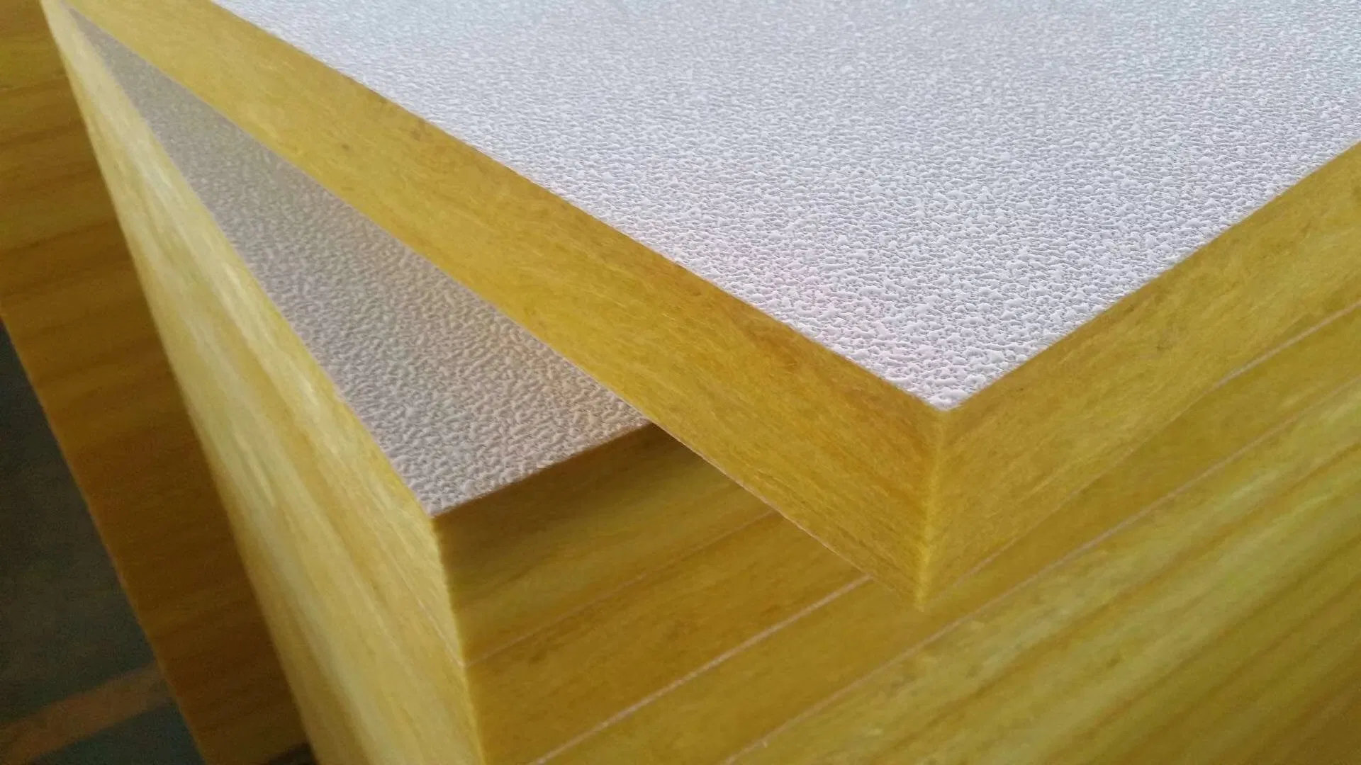 China Factory Acoustic Fiberglass Ceiling Panel Soundproof Thermal Insulation Ceiling Panels