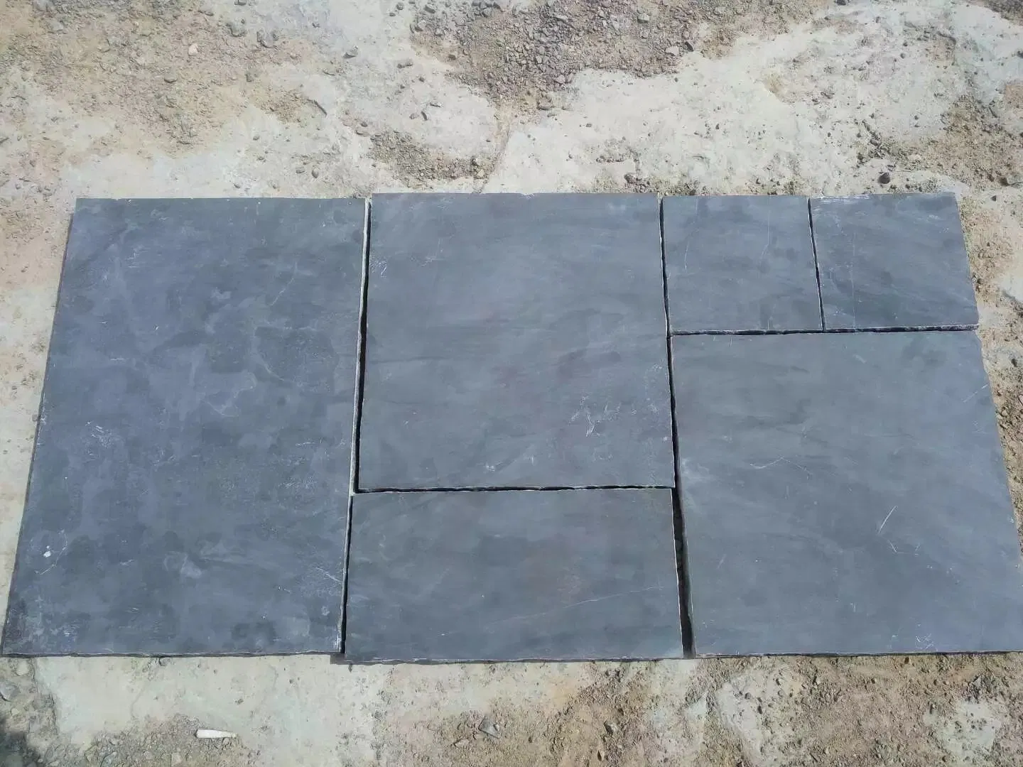 Building Material Natural Limestone Pickling/Acid/Honed Bluestone for Floor Tiles and Paving Stone and Wall Cladding/Facade