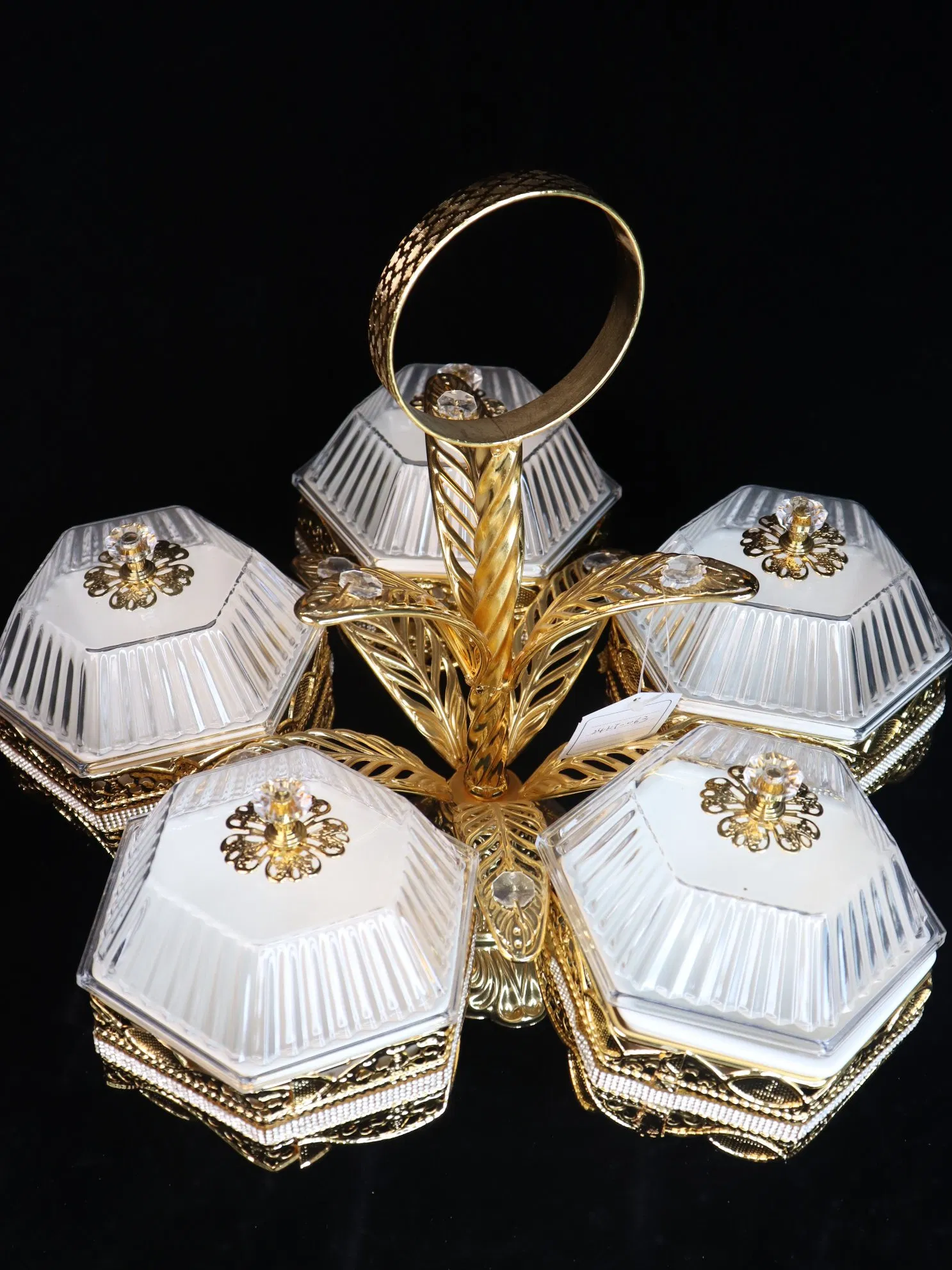 High End Gold-Plated Iron Fruit Tray and 5 Plastic Bowls