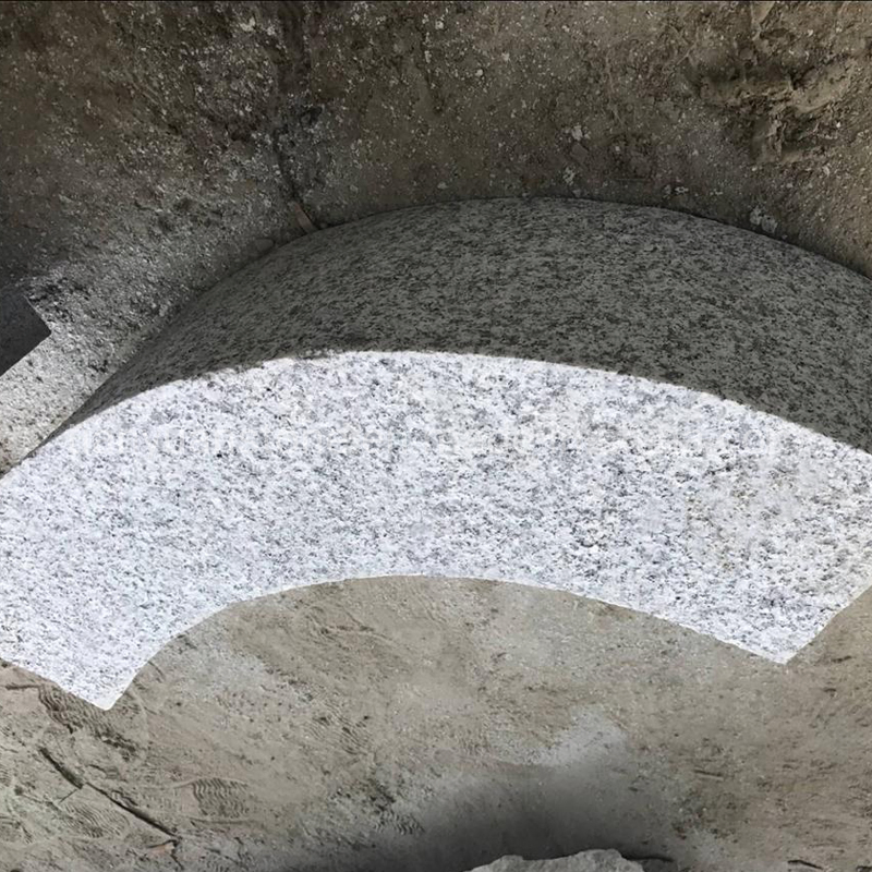 Natural Split Grey Granite Kerb Stone for Driveway, Walkway, Garden, Fence, Car Paving