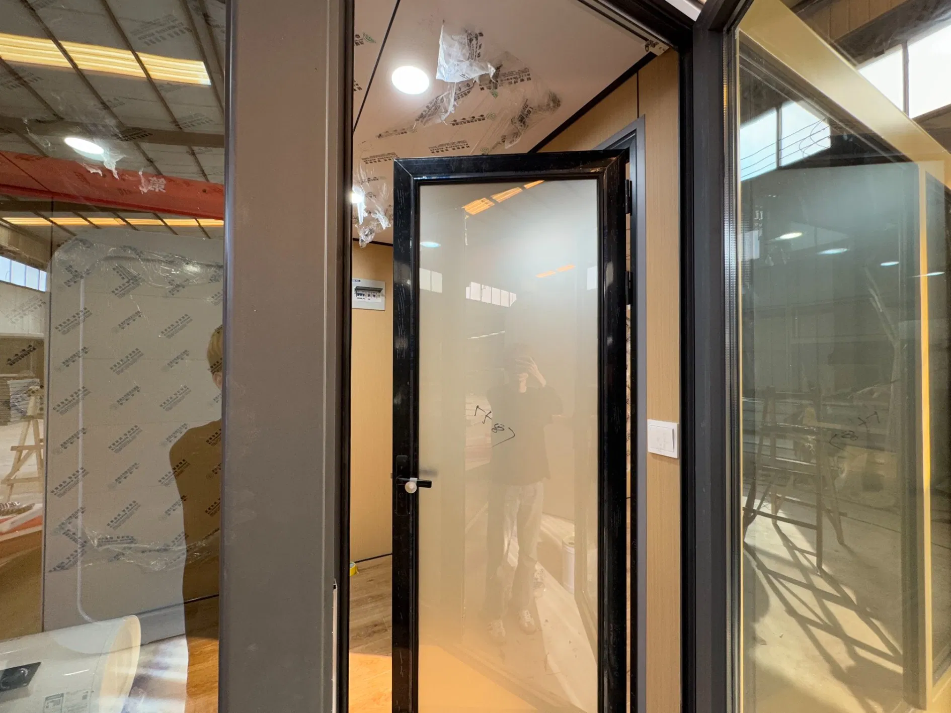 High Quality Modern Modular Fully Assembled Container House Intelligent Apple Activity Cabin Innovative Living Solution