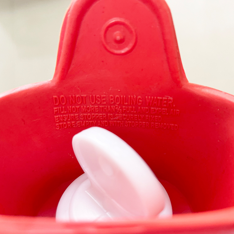 Fg High Quality Medical Customized Portable Muscle Relief Long Time Warm Reusable 2 Liter Hot Water Bag Bottle Manufacturer