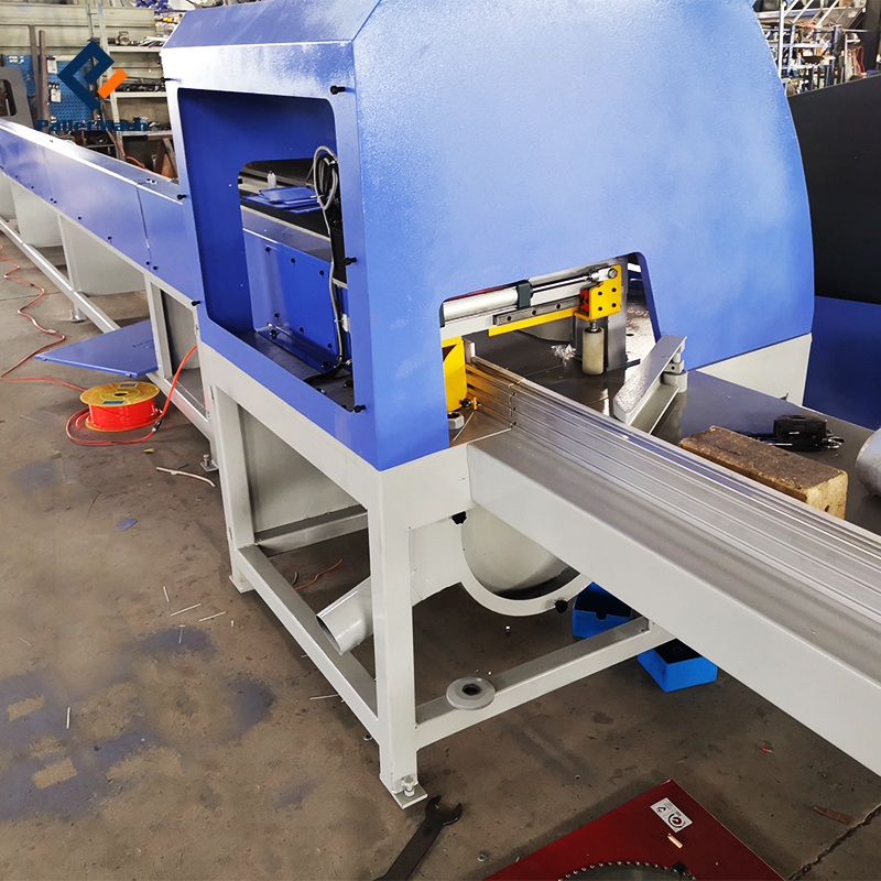 Циркулярный станок деревообрабатывающий универсальный