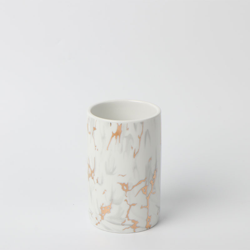 Versatile Ceramic Cup Guest Ready Bathroom Accessories