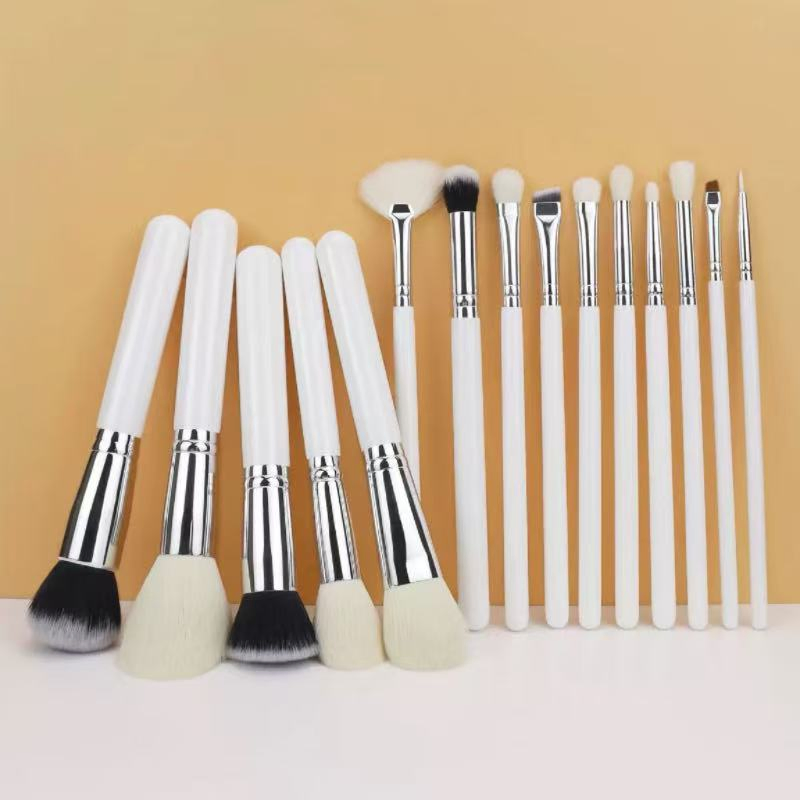 Cross Border Direct Eyeshadow Loose Powder Blush 15PCS White Makeup Brush Set