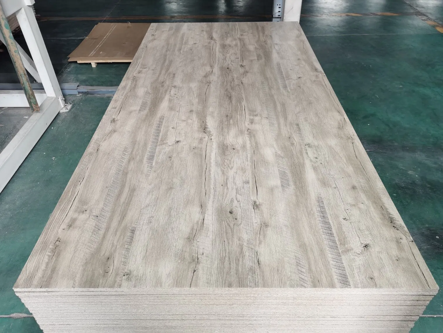on Sale Wood Fiber Melamine Particle Board for Interior Decoration