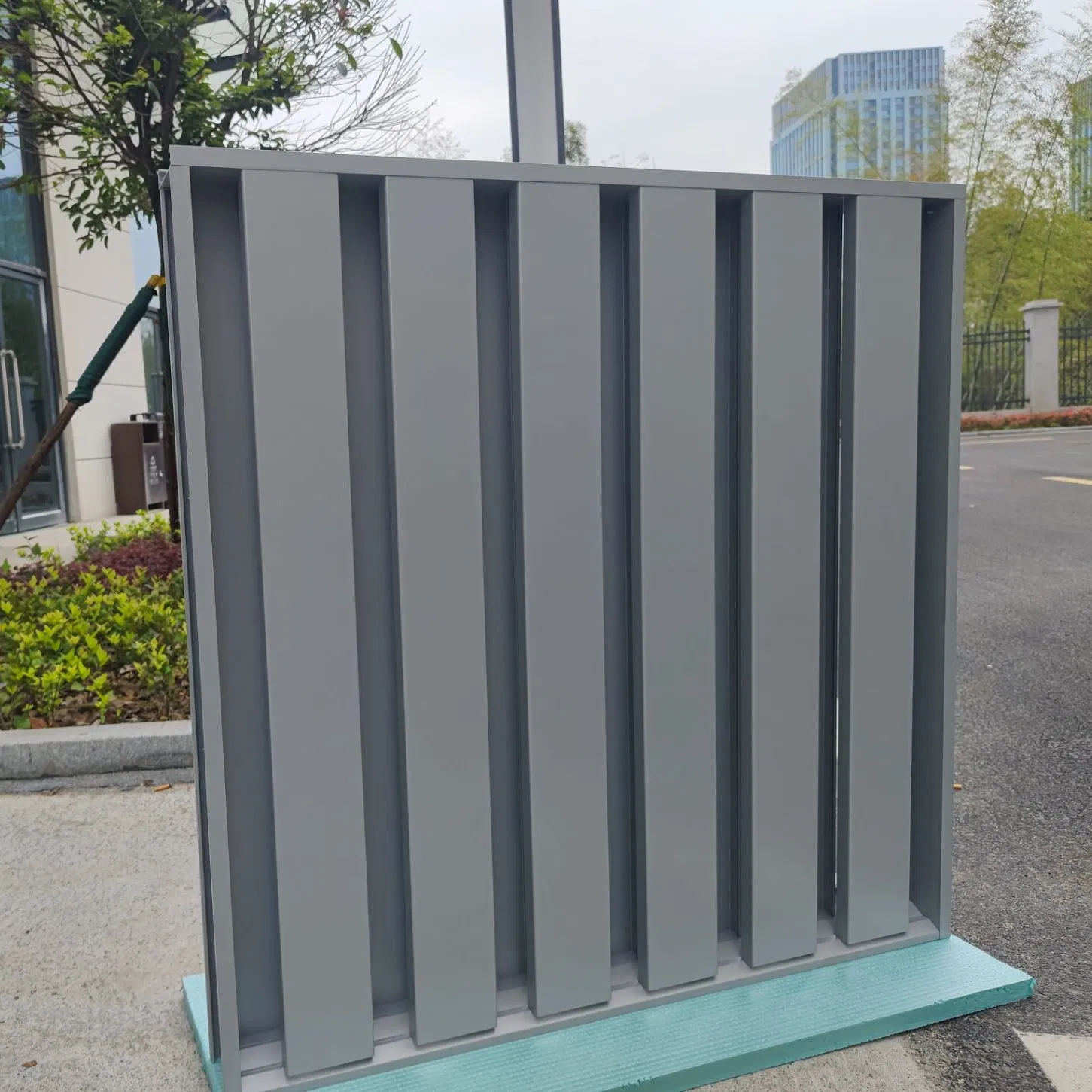 European Standard Quality Louvers That Are Ventilation, Rainproof, and Sand-Proof Offer Excellent Protection