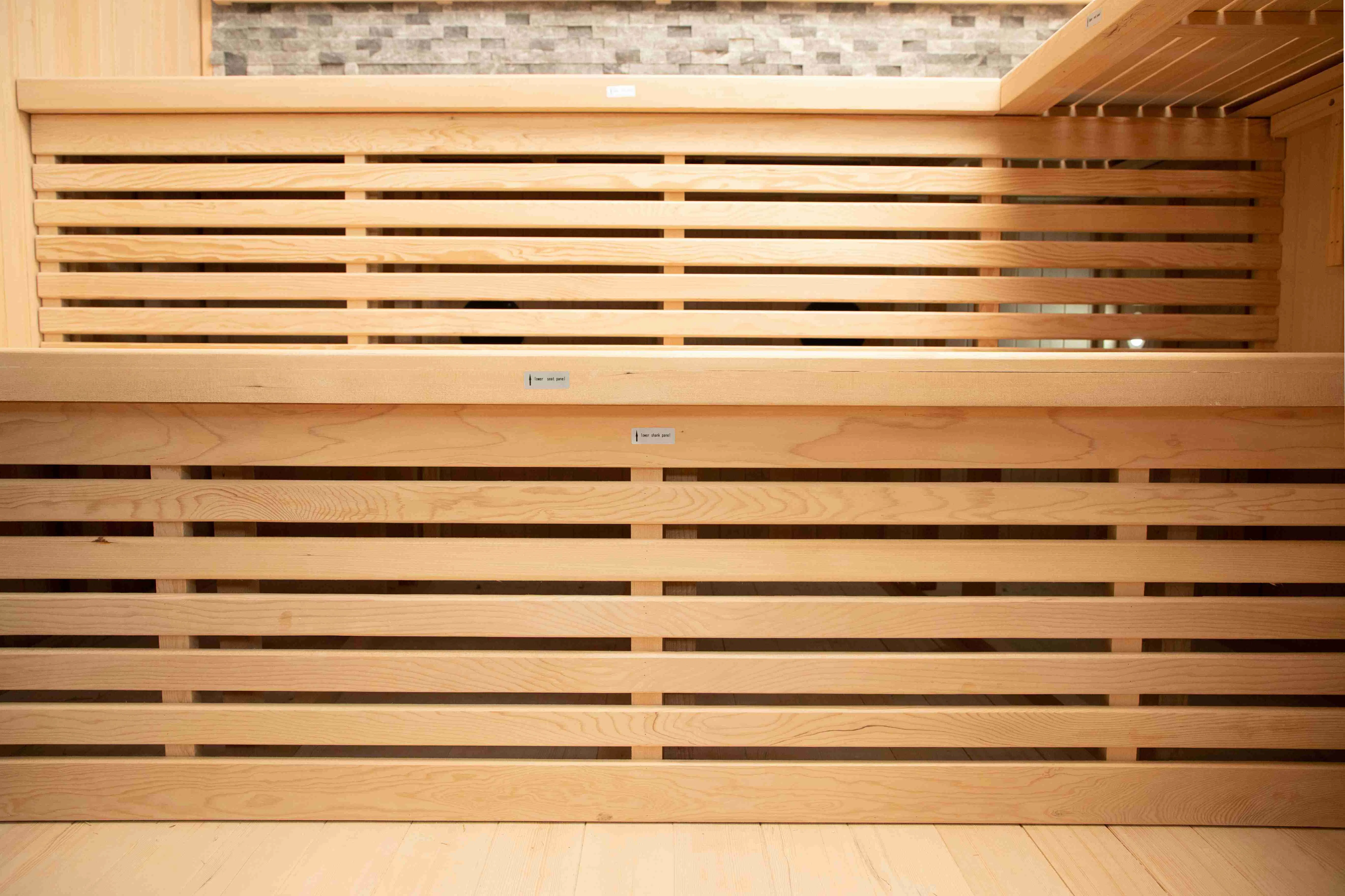 All-Wood Indoor Sauna Room Solid Wood Construction with Complete Health Facilities