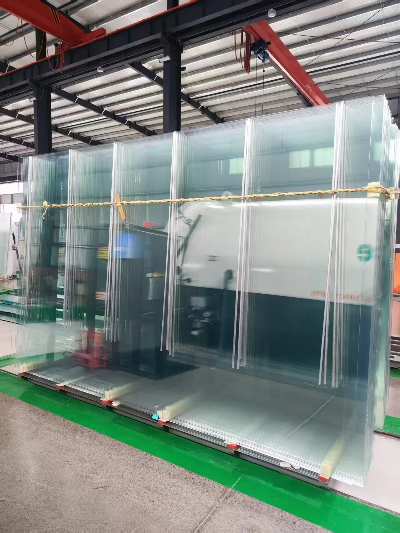 The Manufacturer Directly Supplies Safety Tempered Glass Used for Windows, Shower Doors