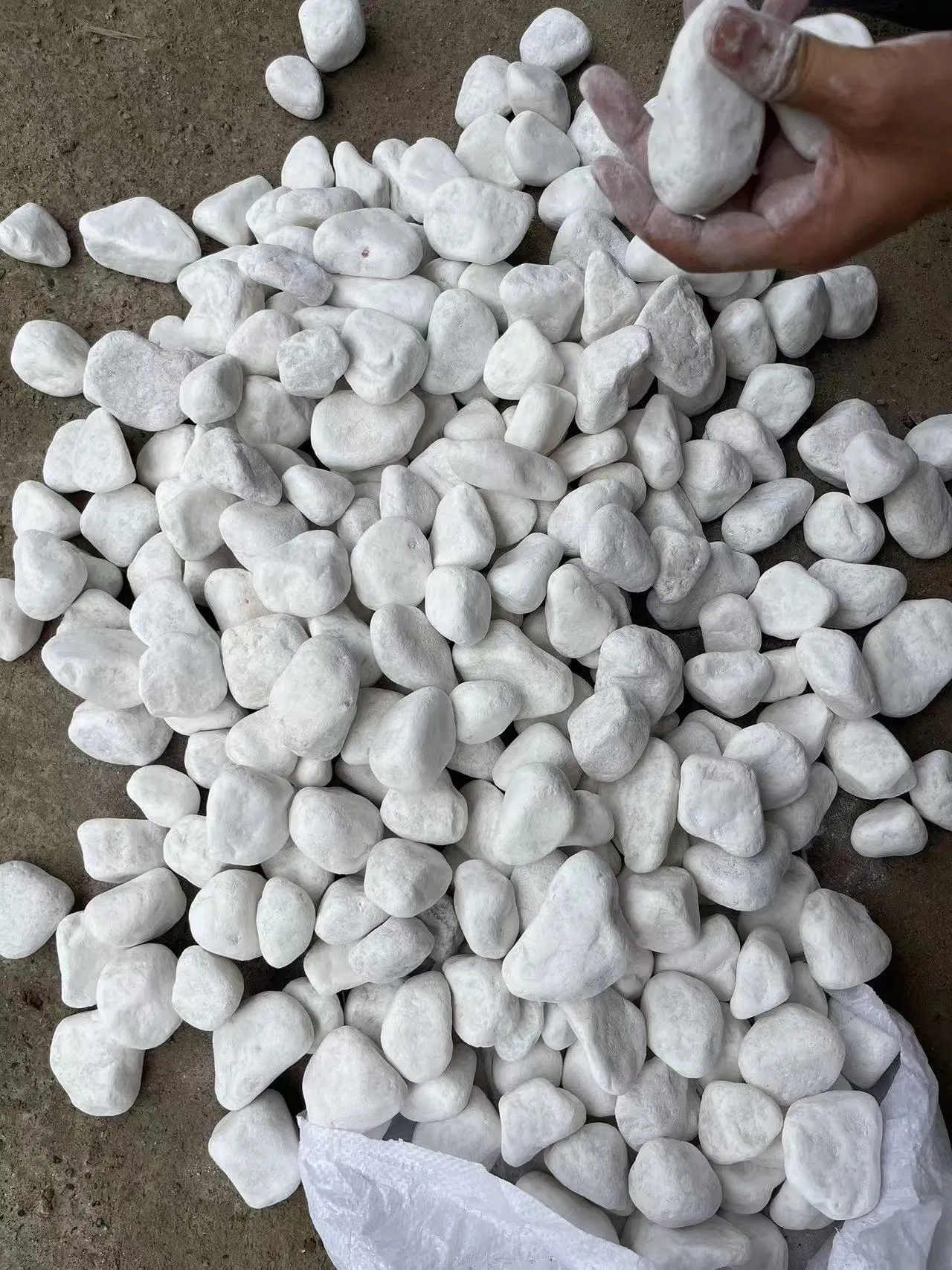 White River Stone Pebbles for Outdoor Garden Landscaping Paving Price
