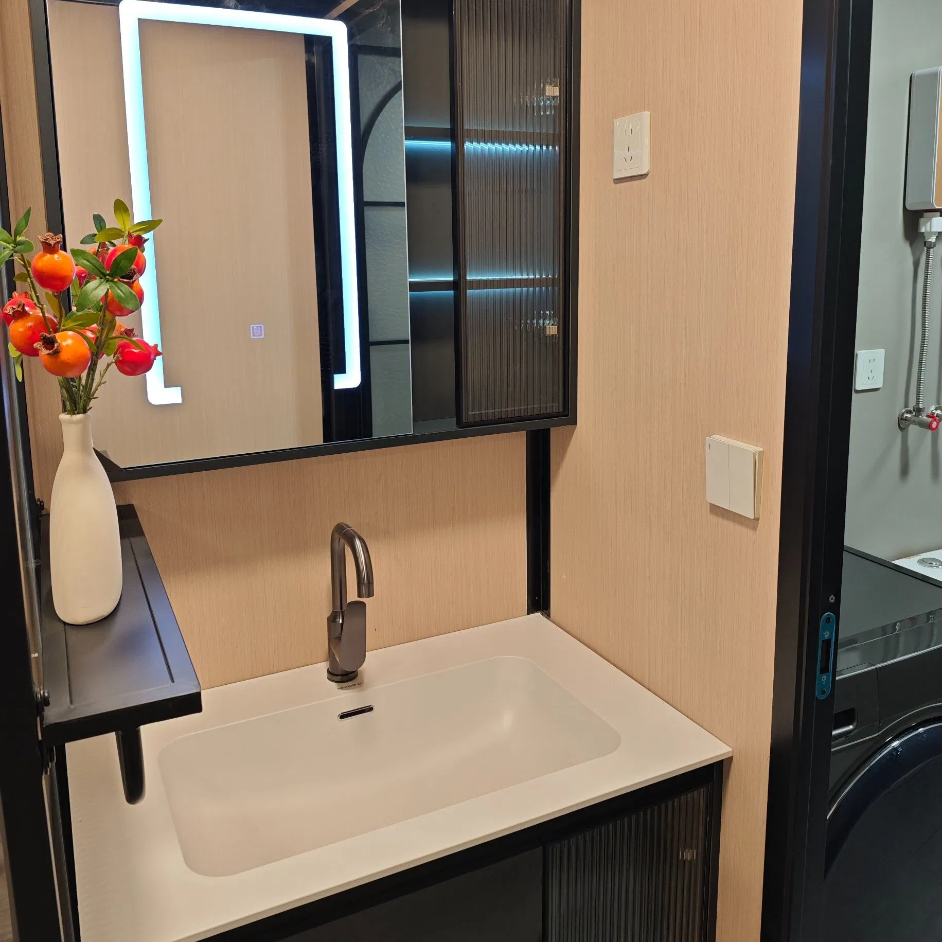 Prefab Mobile Folding Pod Container House Mini Mobile Modular Homes Price Design Prefabricated Expandable Garden Shipping Container House with 2 Bedroom