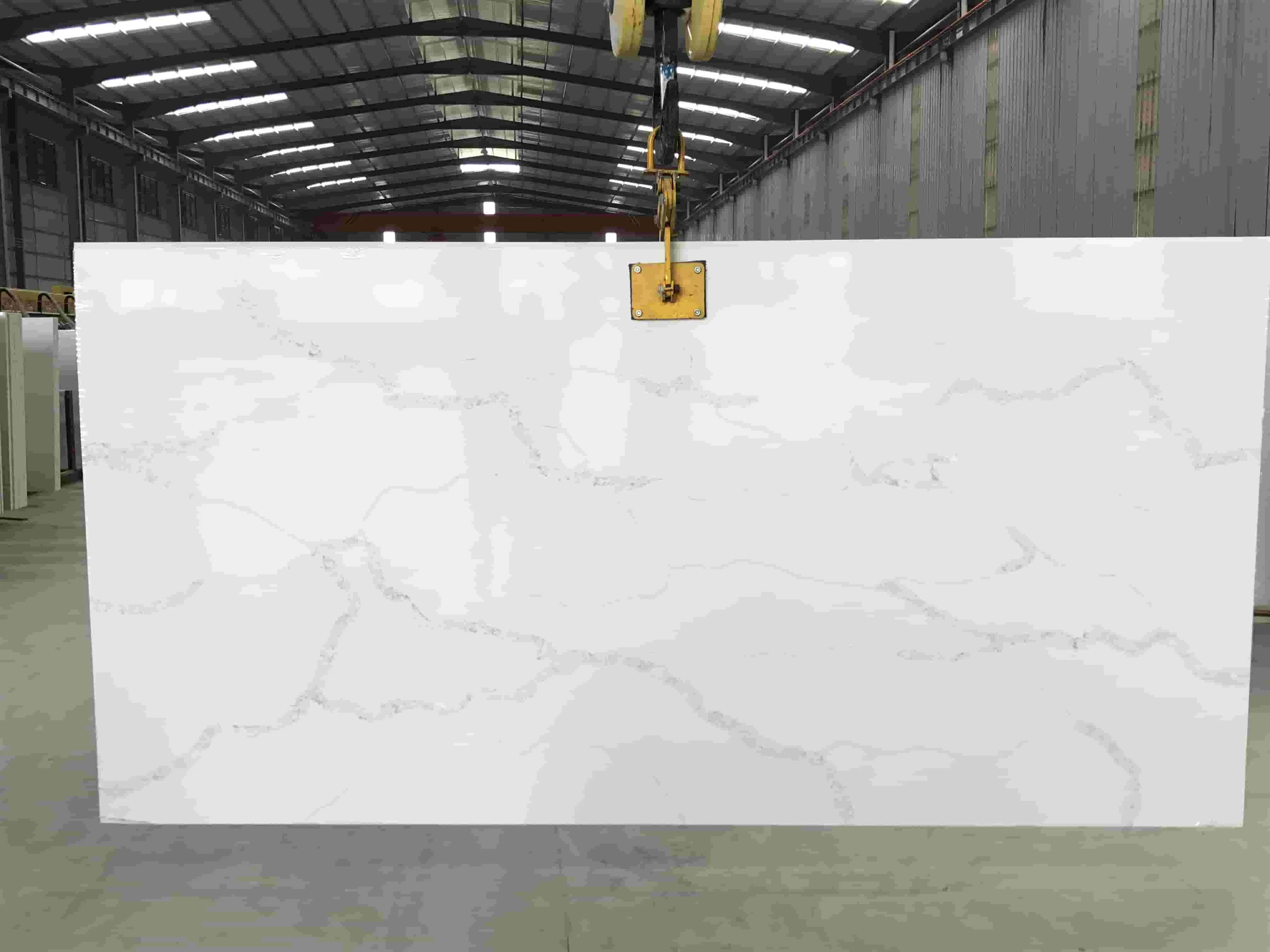 High-Quality Calacatta Quartz Stone Slabs 20mm for Beautiful Kitchen Countertop