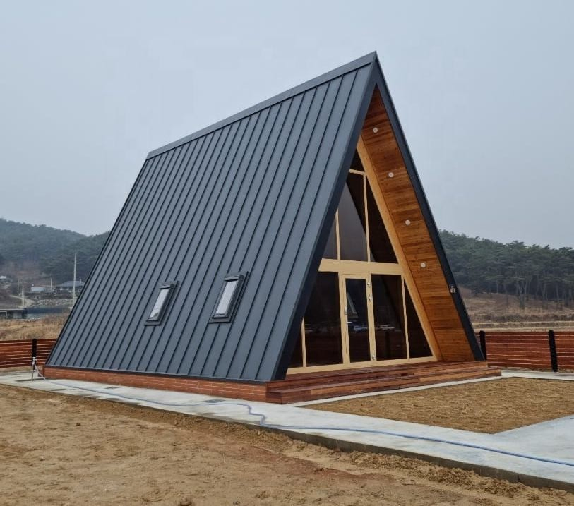 Quacent Luxury Sips a-Frame Low-Rise Villa Heat-Insulated Modular Home Prefab Tiny Triangle House for Apartment Prefab Light Steel Villa