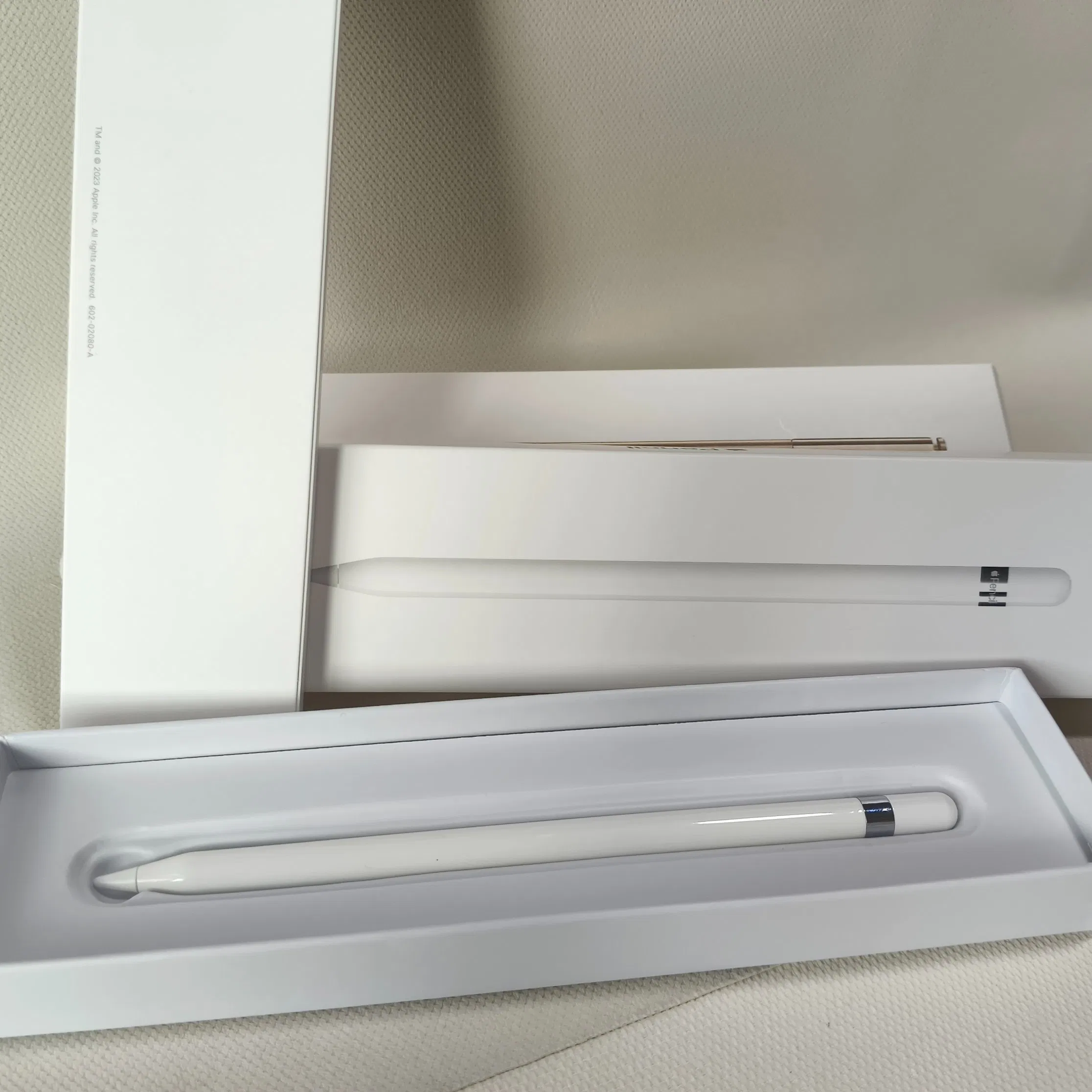 AAA+++ Top Selling 1: 1 Magnetic Imitation Pen Tablet Special Pencil 1gen Stylus Drawing Writing Pen Touch Pen Fluent Depicting Lightning Port