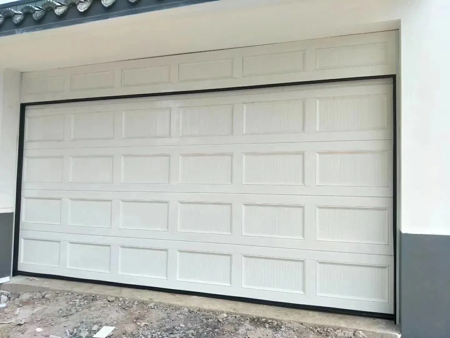 Flip Garage Door - Space-Saving Electric Sectional for Villa Garages