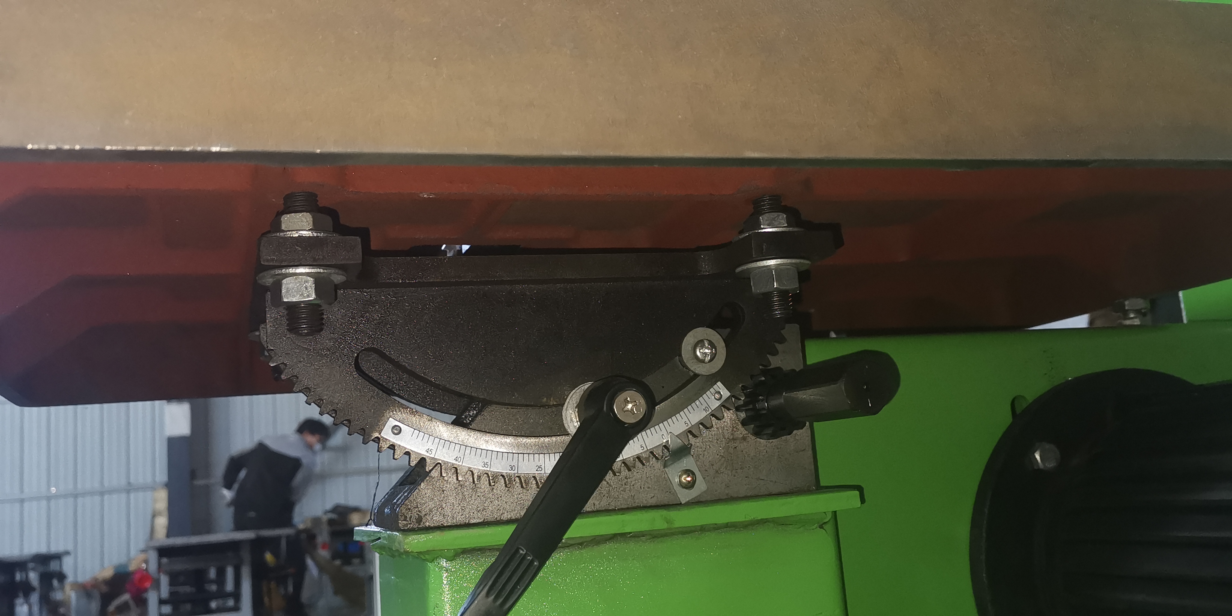 Станок ленточнопильный вертикальный MJ347E